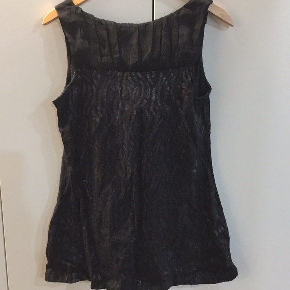 Sleeveless cowl neck top - Picture 3 of 3